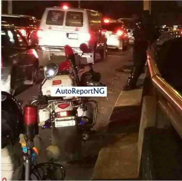  Aftermath Of Public Outcry: Police Take Over Apogbon Bridge, Lagos (Photos)